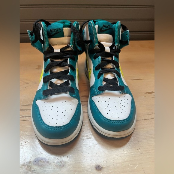 Size 1 (PS) - Nike Dunk High Bright Spruce Volt - Picture 2 of 8